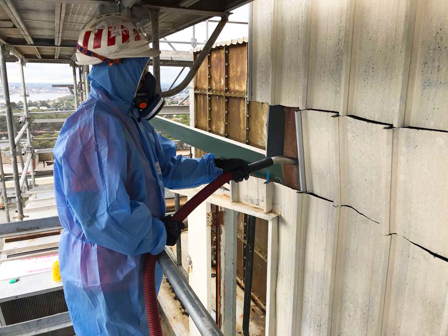 Experience in asbestos removal Sydney - Perfect Contracting 